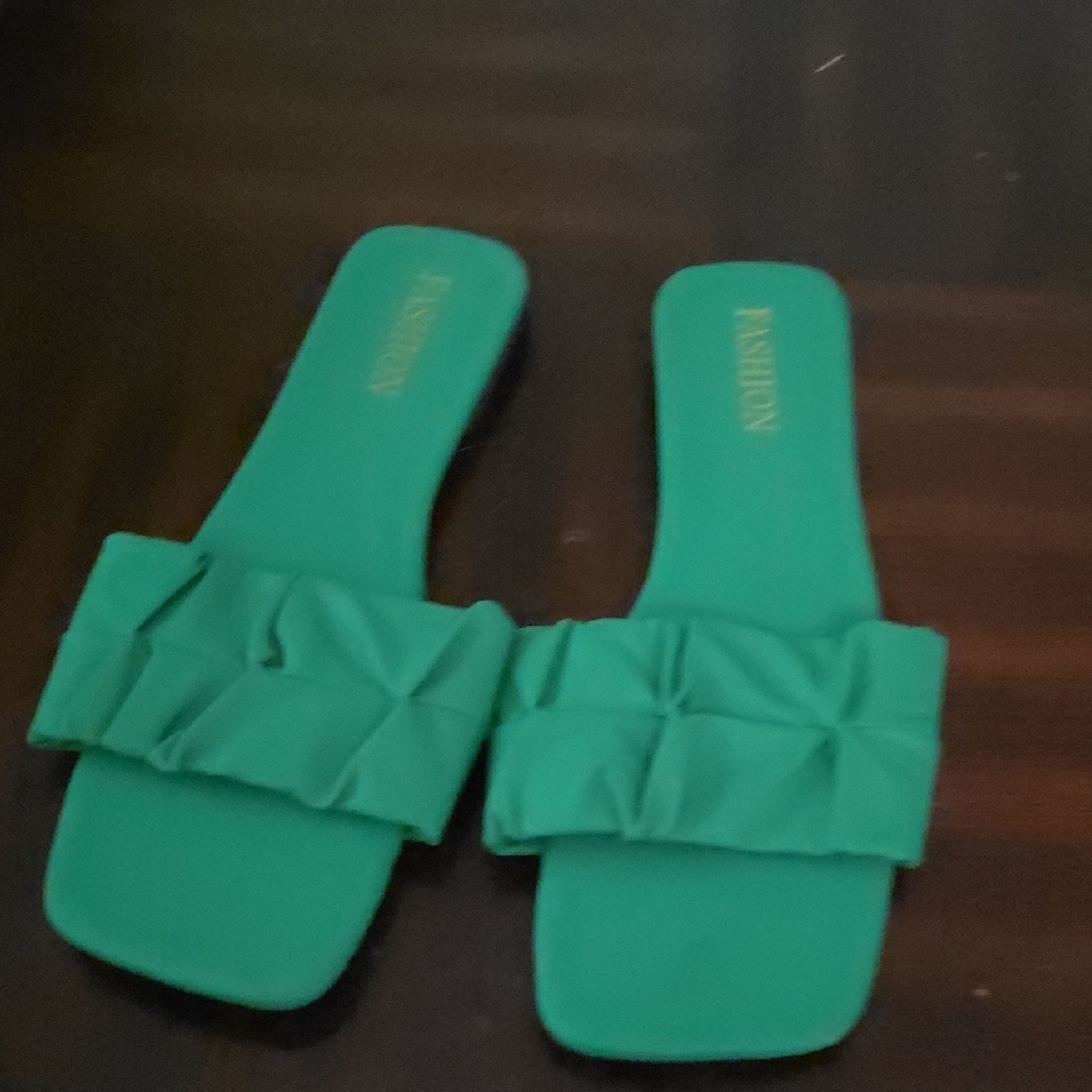 SHEIN Emerald Green Ruffle Slide Sandals